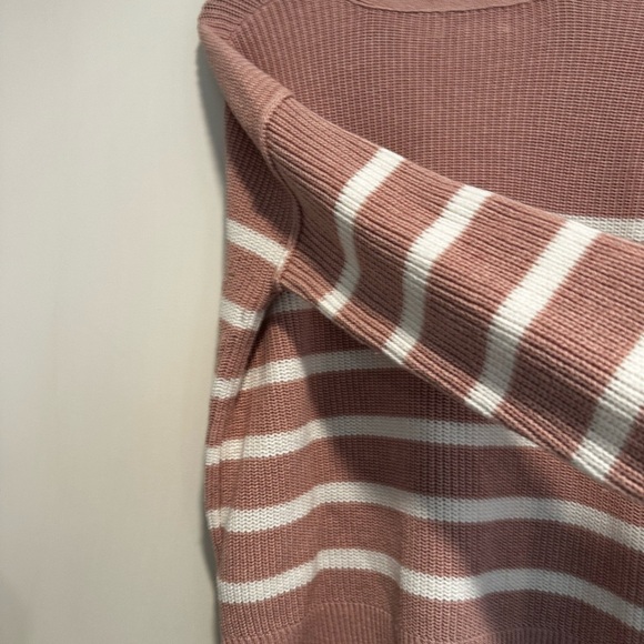 Rachel Zoe Medium Dusty Rose Striped V Neck. Longsleeve. Three Button Pullover. - Picture 8 of 9